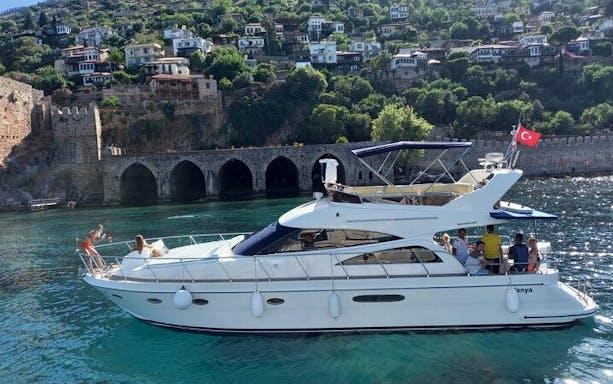 privétour met een luxe jacht in alanya-5