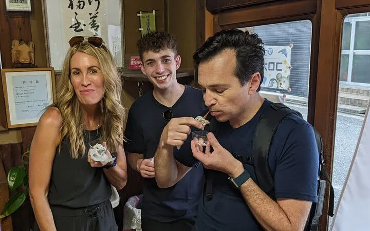 Osaka: Guided Tour of Mochi Tasting, Traditional Knife Maker or Blacksmith