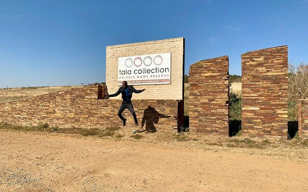 Durban Safari Tour: Natal Lion Park, Birds of Prey, Tala Game Reserve & PheZulu Cultural Experience