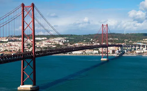 traslado privado al aeropuerto de lisboa con conductor profesional y servicio de bienvenida-1
