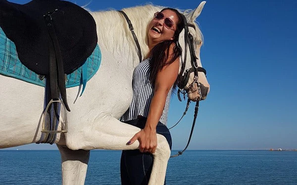 Hurghada Desert and Red Sea Horse Riding Tour with Hotel Transfers
