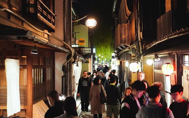 lokale matopplevelser i kyoto og tur til hemmelige barer i gion-8