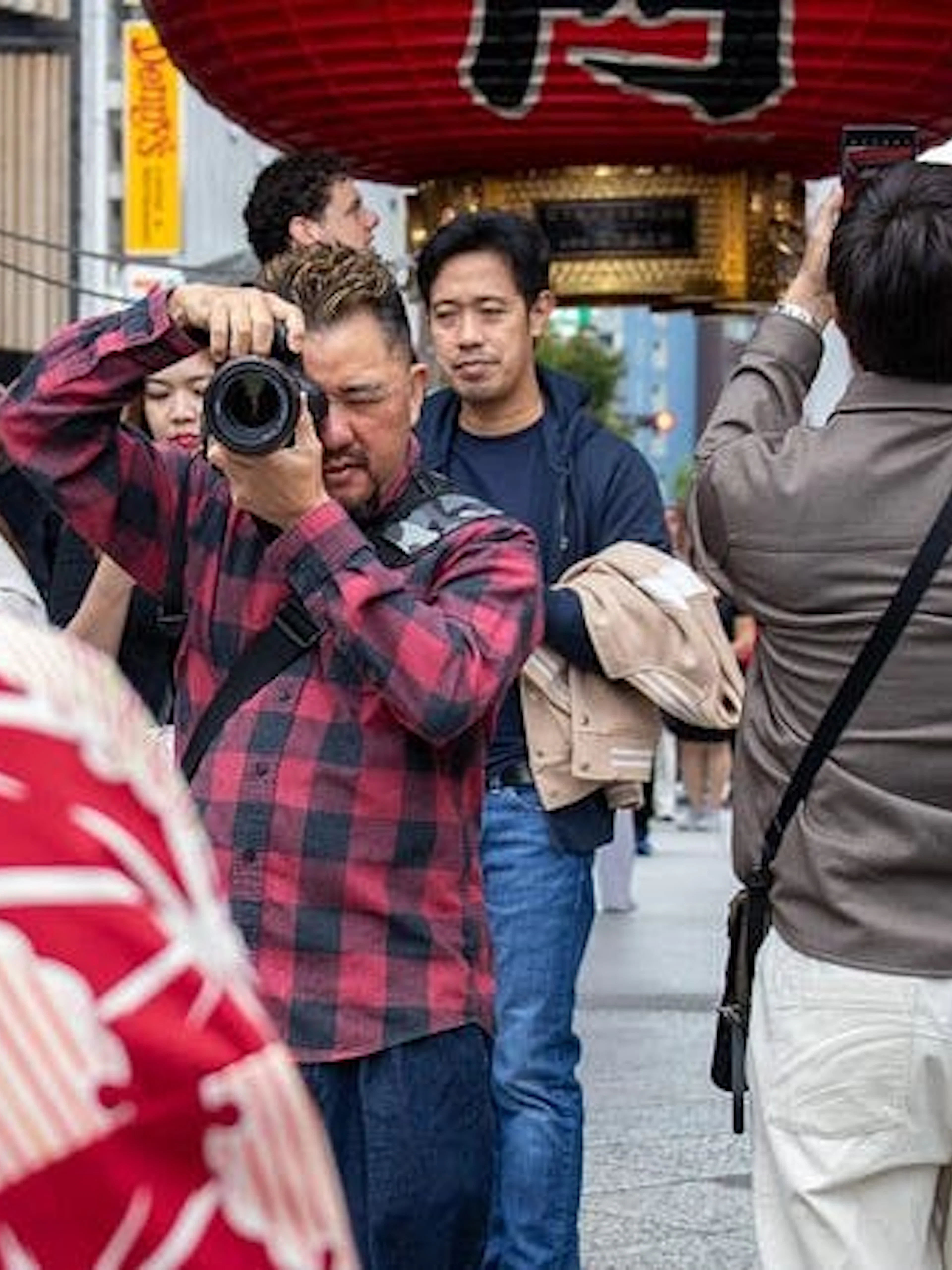 tokyo asakusa kimono rental & photoshoot walking tour with photographer-1