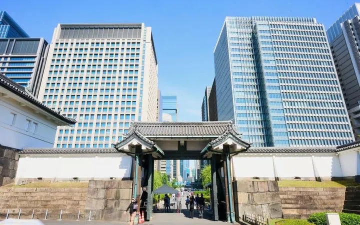 Tokyo Station & Imperial Palace Outer Grounds Guided Introduction with Self-Guide Booklet