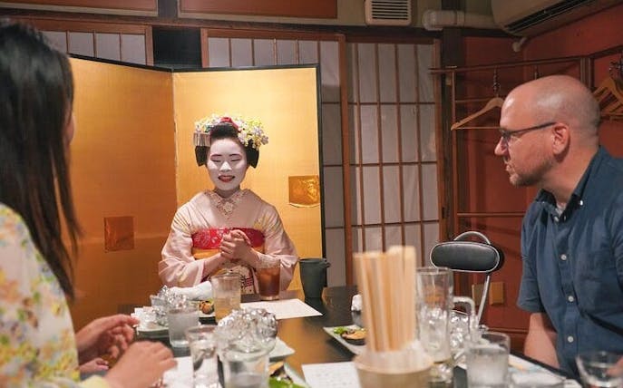 cină cu o maiko într-un restaurant tradițional din kyoto-1