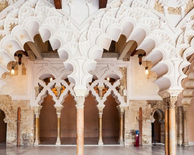 Zaragoza Self-Guided Walking Tour on Mobile App (Product 53689)