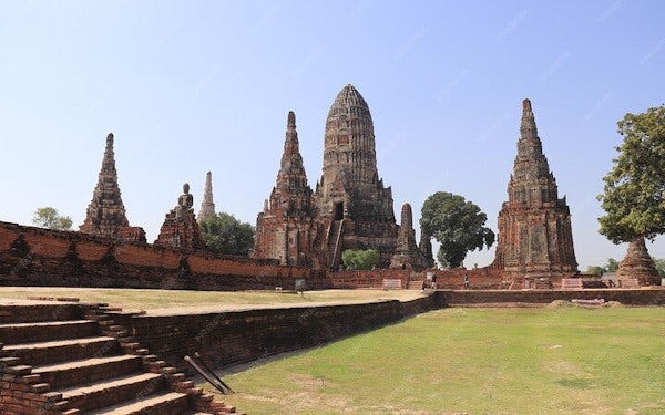 Private: Maeklong Railway Market and Ayutthaya Full Day Tour