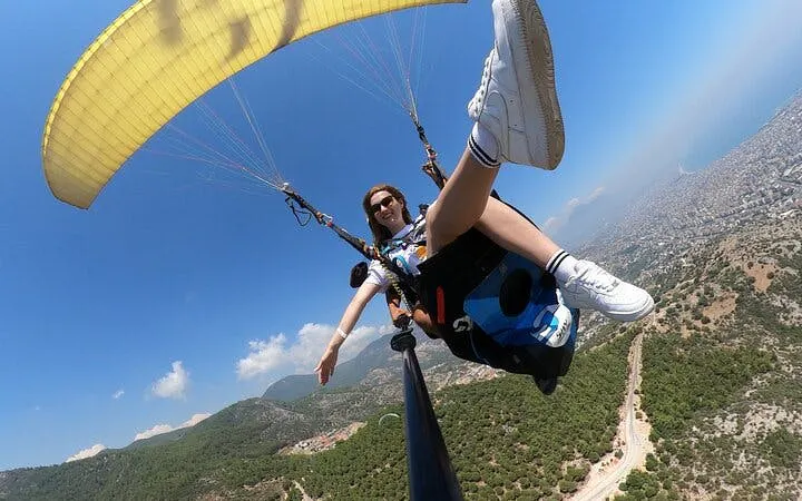 alanya'da lisanslı pilot eşliğinde tandem yamaç paraşütü ve otel transferleri-6