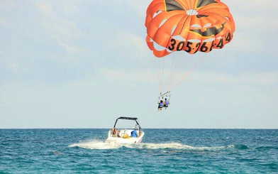 Parasailing over the Red Sea with speedboat, Hurghada.