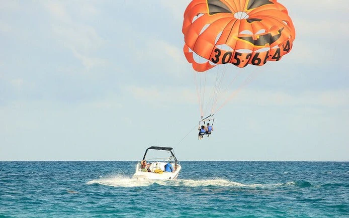Parasailing over the Red Sea with speedboat, Hurghada.