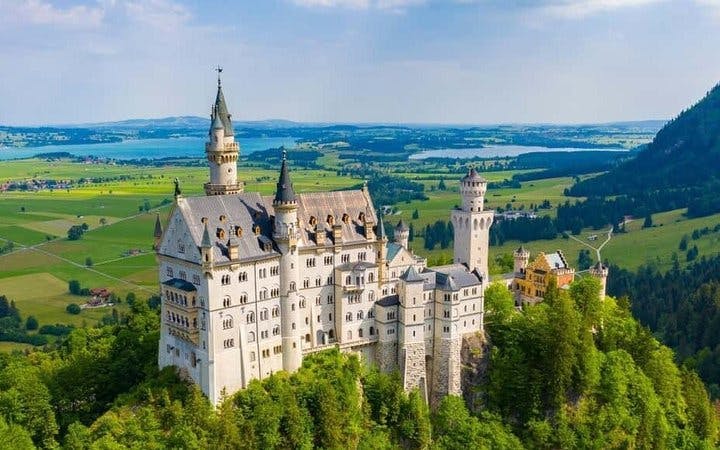 rondleiding door slot neuschwanstein met tickets met versnelde toegang en pendelbus-3