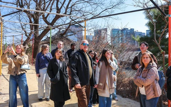 Seoul Gangnam Small-Group Walking Tour with Korean BBQ Dinner and Modern Landmarks