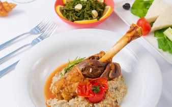 alanya'da sahil restoranında deniz kenarında akşam yemeği deneyimi-4
