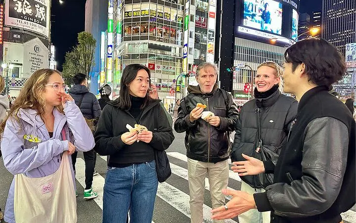 Tokyo: Shibuya Highlights Walking Tour & Secret View Spot