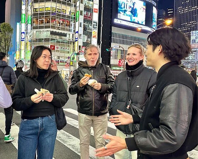 Tokyo: Shibuya Highlights Walking Tour & Secret View Spot (Product 52438)