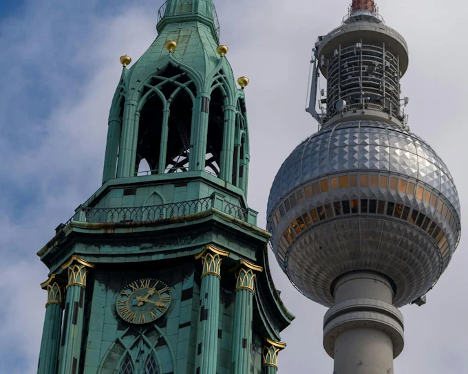 Berlin Old Town Self-Guided Audio Walk: Nikolaiviertel, Red Town Hall and TV Tower