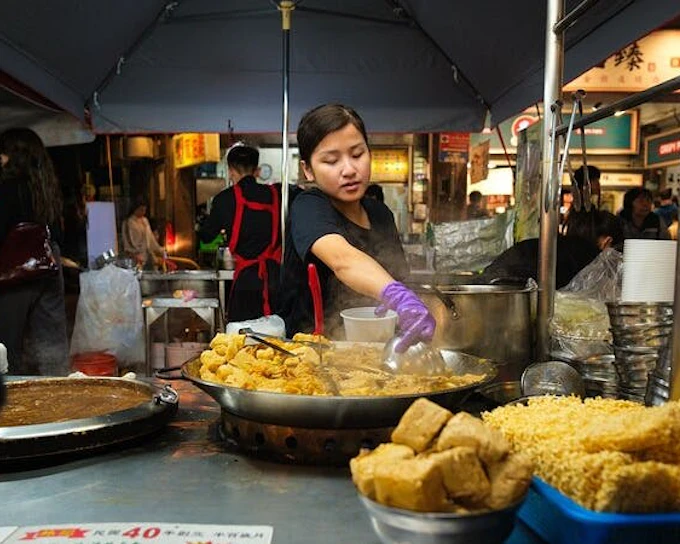 Taipei: Your First Day Food Tour with Locals & 12+ Tasting (Product 53735)