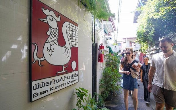giro in barca sui canali di bangkok e visita al villaggio degli artisti con una barca elettrica-5