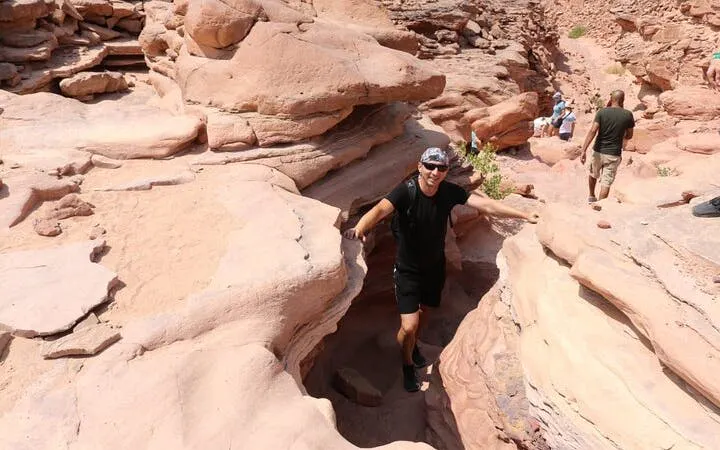 guidet tur til blue hole, canyon salama og dahab med kamelridning og lunsj fra sharm el sheikh-6