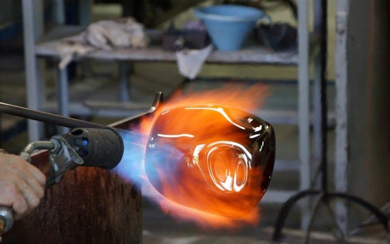 Murano Glass Factory Tour with Round-Trip Water Taxi and Live Glassblowing Demonstration — 6