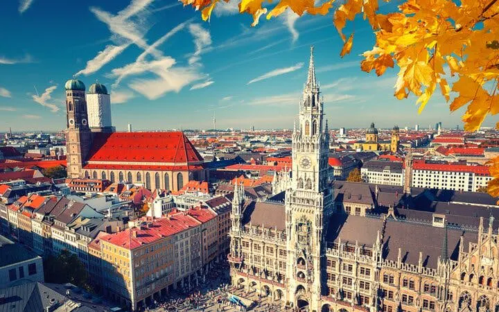 Munich cityscape with Frauenkirche and New Town Hall, ideal for self-guided brewery tour.