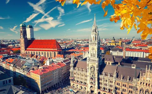 Munich cityscape with Frauenkirche and New Town Hall, ideal for self-guided brewery tour.