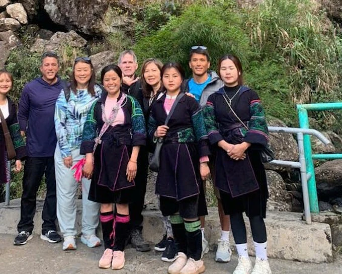 Sapa Private Car Tour to Lonely Tree, Heaven's Gate, and Glass Bridge with Admission Fees and Hotel Pickup (Product 54306)