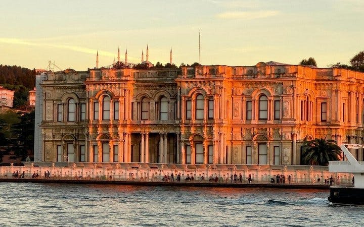 gita in barca di un giorno intero sul bosforo e tour del palazzo di beylerbeyi a istanbul-5
