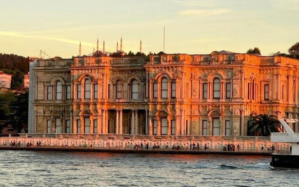 gita in barca di un giorno intero sul bosforo e tour del palazzo di beylerbeyi a istanbul-5