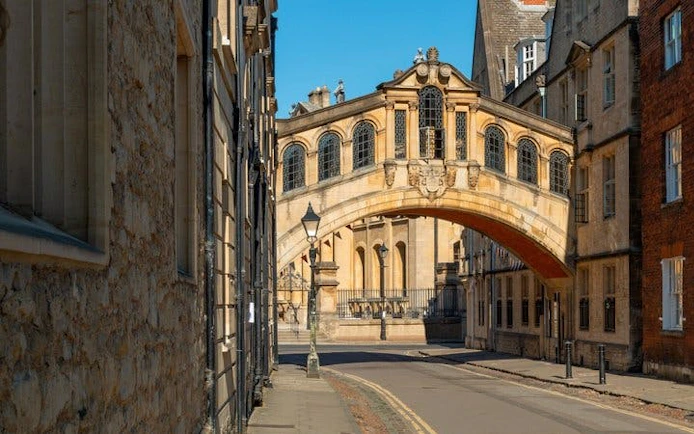 Bridge of Sighs on Oxford self-guided walking tour route.