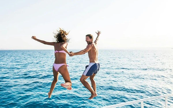 Alanya Relaxing Boat Tour with Lunch & Free Soft Drinks
