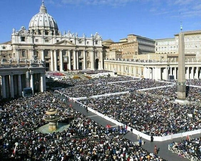 Vatican Papal Audience Small-Group Private Tour with Reserved Access