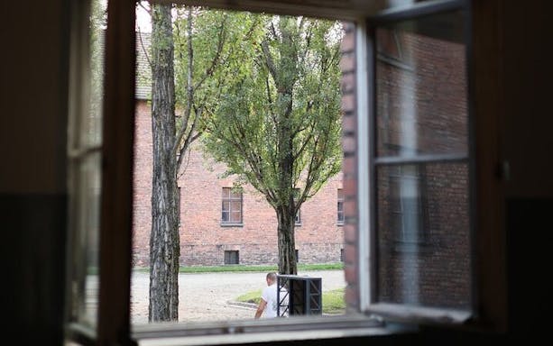 auschwitz with minivan hotel pickup from krakow-4