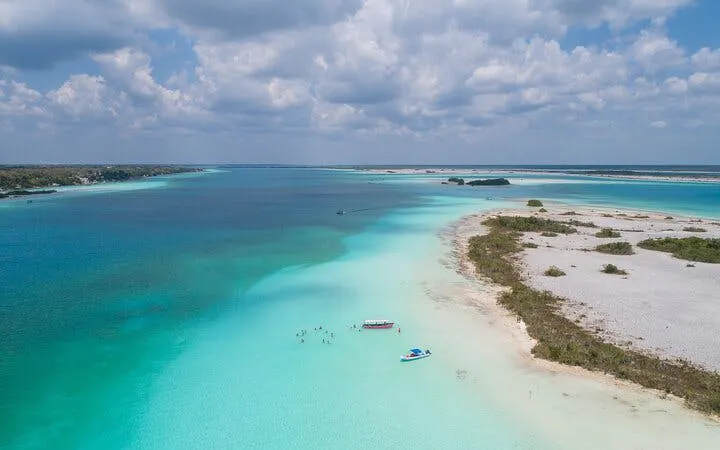 Bacalar Lagoon Day Trip with Breakfast, Lunch, Cenote Visits, and Pontoon Boat Tour from Cancun