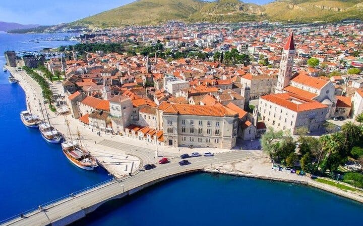privat guidet dagsudflugt til trogir med afgang fra krydstogthavnen i split-4