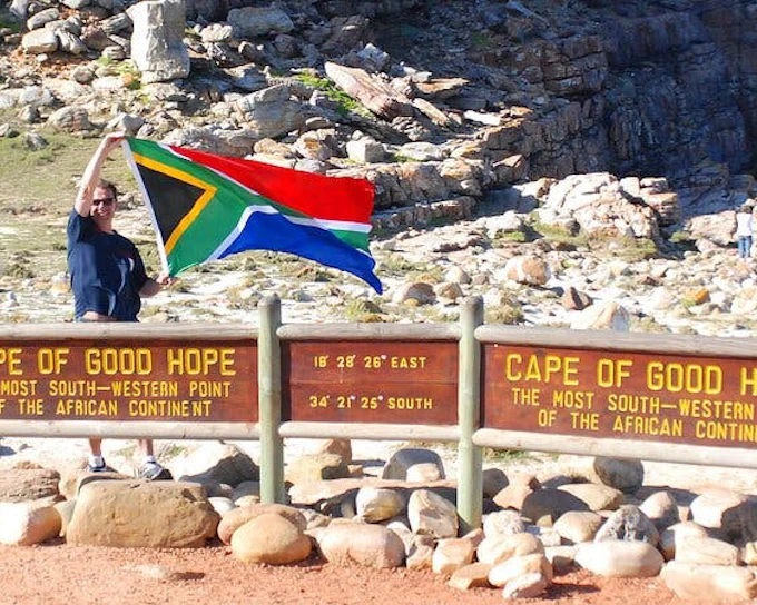 Cape Town: Scenic Helicopter Flight and Private Cape Peninsula Tour with Wine Tasting and Lunch