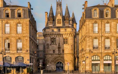 Porte Cailhau in Bordeaux during a self-guided walking tour.