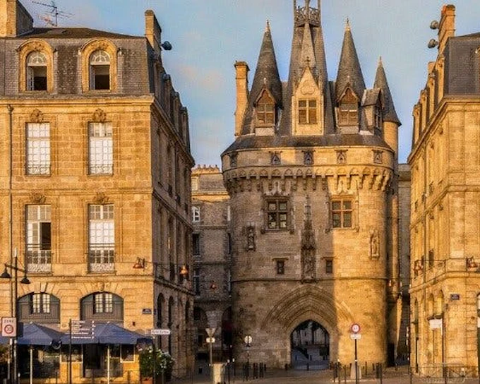 Bordeaux Self-Guided Walking Tour on Mobile App (Product 54001)