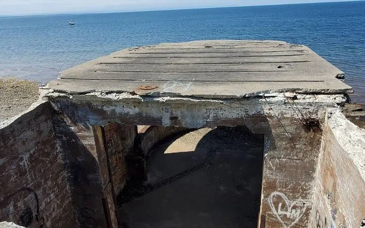 Sydney coastal ruins overlooking the ocean on the Scenic Drive Tour.