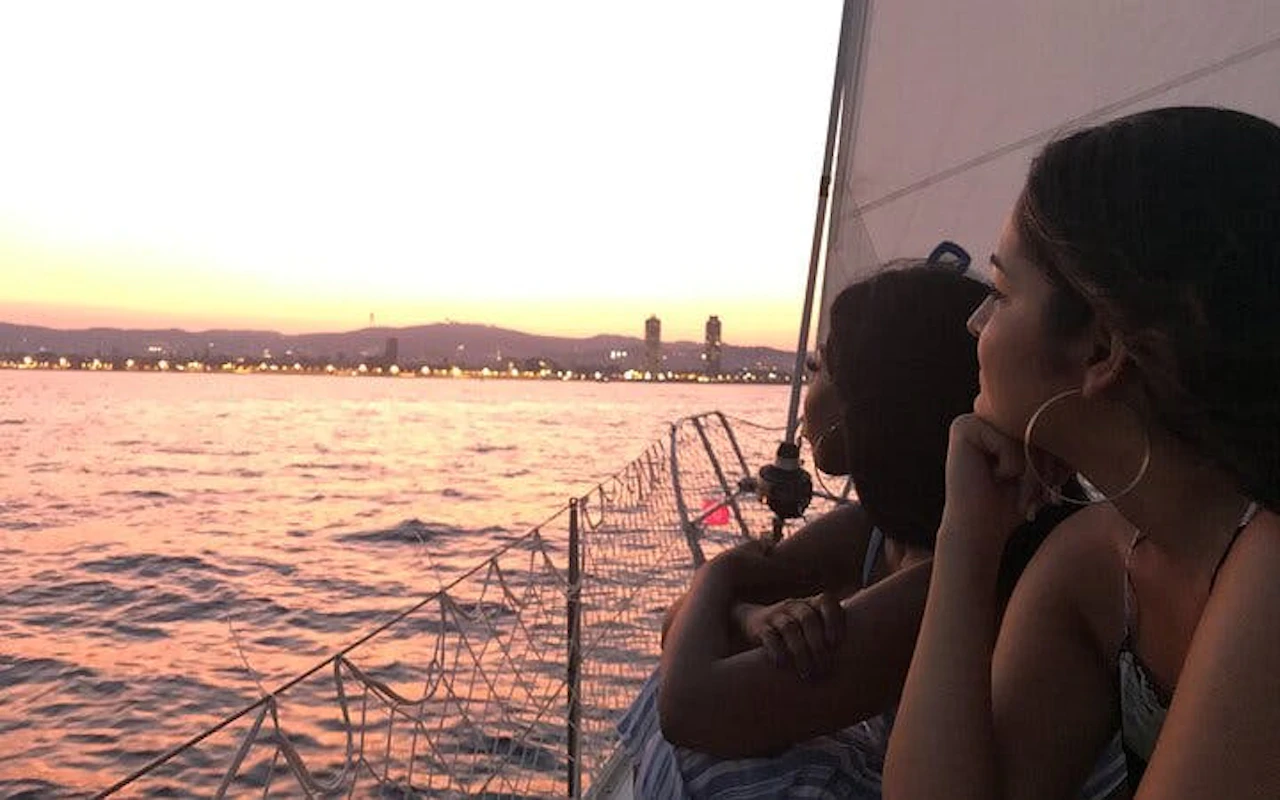 Sensatievolle zonsondergangtour door Barcelona met open bar en snacks — 3