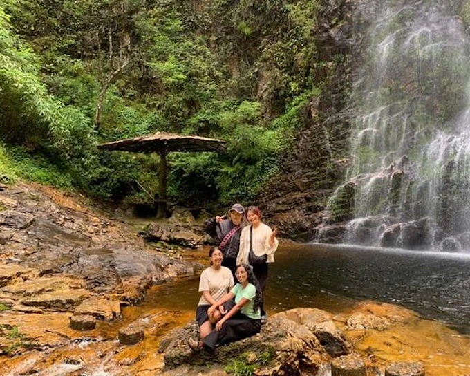 Sapa Nature Day Trip: Waterfalls, Cave, and Tea Farm Tour with Lunch and Hotel Pickup (Product 54309)