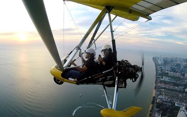 pattaya microlight flight over jomtien beach with instructor, hotel pickup, and insurance-3