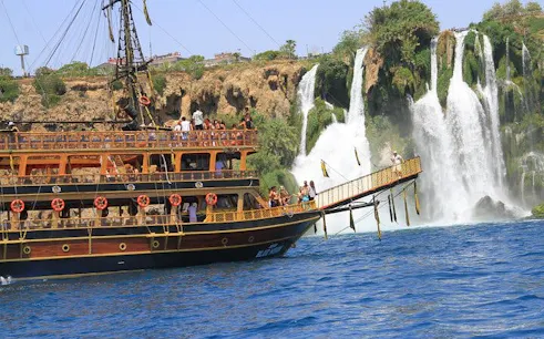 tour in barca pirata ad antalya con festa della schiuma, bevande analcoliche e trasferimento-1