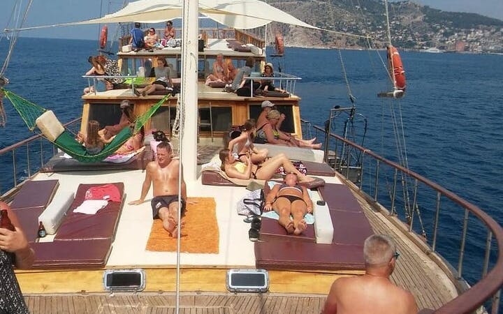 alanya relaxing boat tour with lunch & free soft drinks-3