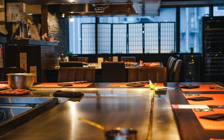tour vip del wagyu di grado a5 a ginza: degustazione illimitata di wagyu e sake-4