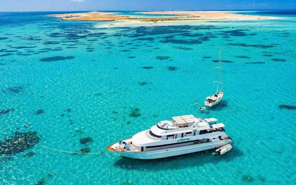 White Island & Ras Mohammed Boat Trip with Diving And Snorke