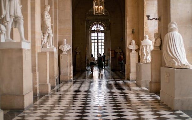 versailles palace skip the line guided tour from paris-5