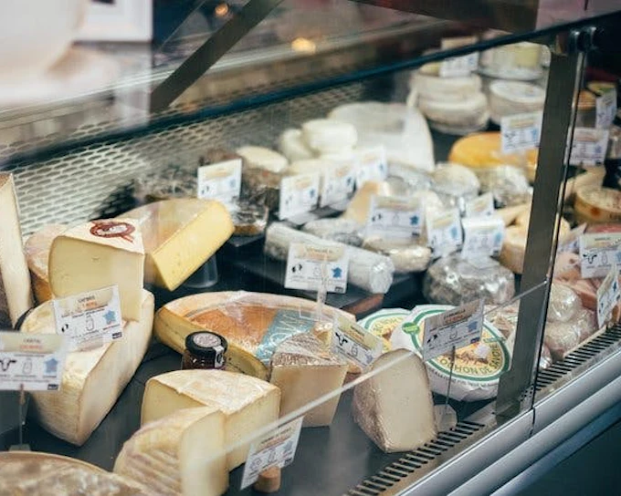 Edinburgh Cheese Crawl Guided Food Tour with Tastings and Cheese-Themed Quizzes