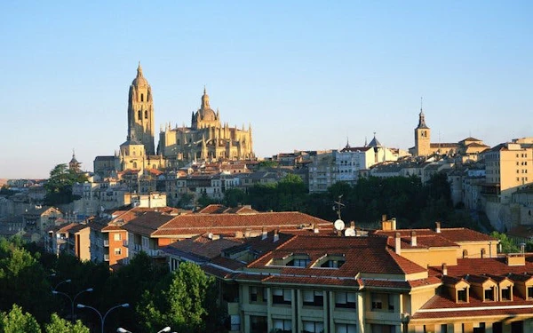 Segovia Self-Guided Walking Tour on Mobile App