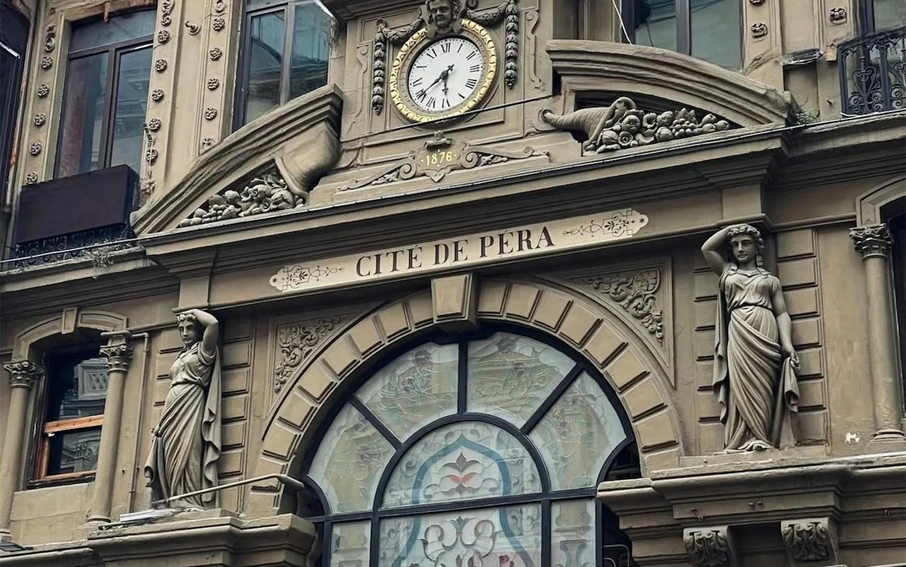 Galata Tower Self-Guided Audio Walk: Galata Bridge, Istiklal Avenue and Taksim Square